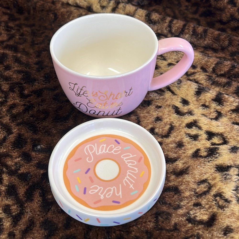 *NWOT* Coffer/Tea Cup W/Coaster - Picture 2 of 5